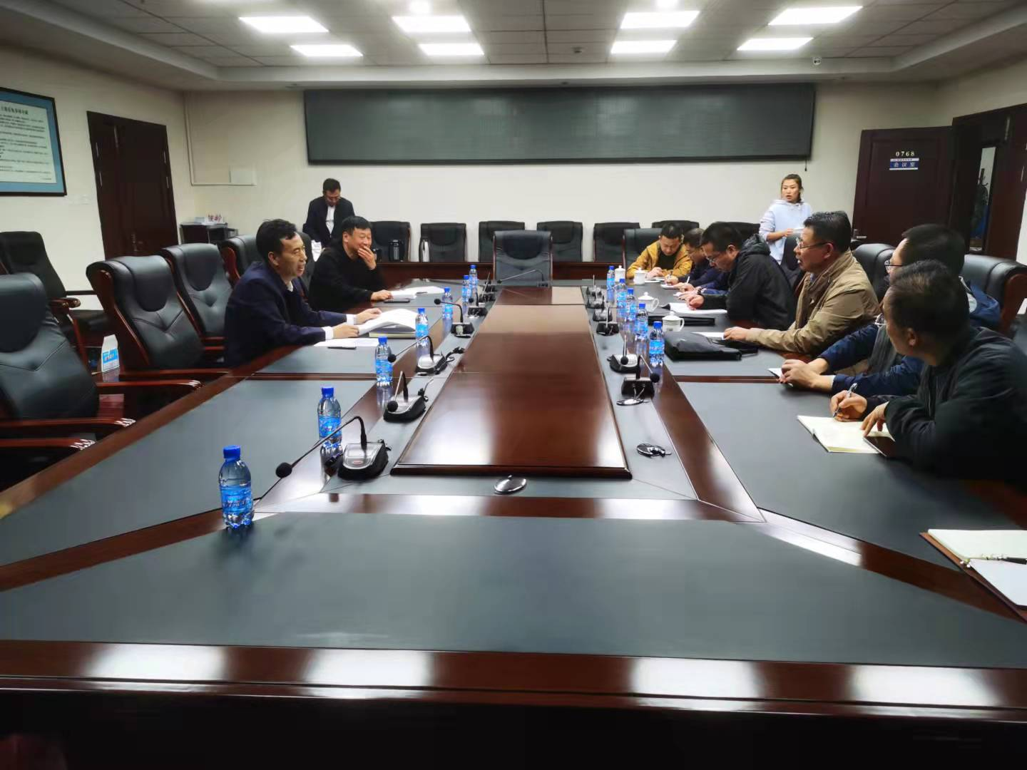 与铁岭市水利局进行座谈.png